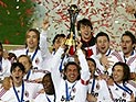 "Милан" взбирается на очередную клубную вершину
