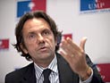 Представитель правящей партии "Союз за народное движение" президента Франции Николя Саркози Фредерик Лефевр призвал президента УЕФА Мишеля Платини ввести систему видеоповторов в футболе в связи с инцидентом в стыковом матче ЧМ-2010 Франция - Ирландия