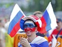 В Польше задержали российских фанатов с фальшивыми усами и пейсами В Польше задержали российских фанатов с фальшивыми усами и пейсами