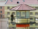 Усупашвили сказал, что "этот важный закон вступит в силу сегодня же после опубликования". Как передает ИТАР-ТАСС, признанные политзаключенными лица выйдут на свободу уже завтра, 13 января. Все, подпадающие под амнистию, должны выйти в течение двух месяцев