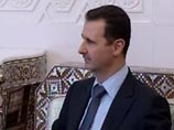 Президент Сирии Башар Асад перебрался на борт военного корабля, где находится под охраной российских служб безопасности. Как пишет NEWSru Israel, об этом написала выходящая в Саудовской Аравии газета "Аль-Ватан"