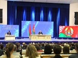 На пресс-конференции, на которую были приглашены около 350 журналистов, белорусский президент, в частности, затронул вопросы о "черных списках", зарплатах спортсменов, контрабанде растворителей, девальвации и Нацбанке, об отставке правительства
