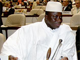 Президент Гамбии Яйа Джамме решил сократить рабочую неделю с пяти до четырех дней, чтобы мусульмане-сунниты, которые составляют 90% населения, могли в пятницу молиться и больше времени уделять своим огородам