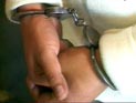 Новгородские милиционеры вызвали спасателей, чтобы снять наручники с подозреваемого