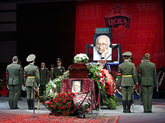 Прощание с баскетбольным Папой Прощание с баскетбольным Папой