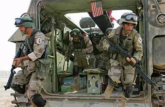 Иракские гвардейцы вблизи Фаллуджи. Фото Reuters
