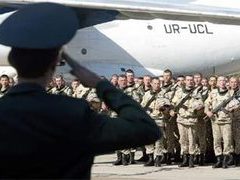 Украинские военнослужащие перед отправкой в Ирак. Фото Reuters, архив