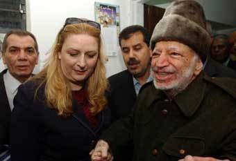Ясир Арафат с женой Сухой, фото Reuters