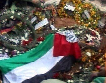 Гроб с телом Ясира Арафата, кадр CNN