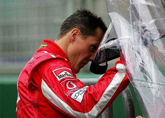Михаэль Шумахер перед квалификацией Гран-при Австралии. Фото с сайта f1racing.net