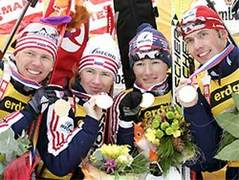 Иван Черезов, Ольга Пылева, Светлана Ишмуратова, Николай Круглов чемпионы мира. Фото с сайта Международного союза биатлонистов