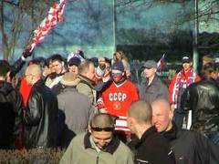 Российские болельщики в таллиннском парке Таммсааре перед товарищеским матчем между сборными Эстонии и России в 2002 году. Фото с сайта estfotball.ee
