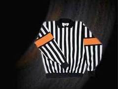 Майка хоккейного арбитра. Фото с сайта guelphhockeyreferees.ca Майка хоккейного арбитра. Фото с сайта guelphhockeyreferees.ca