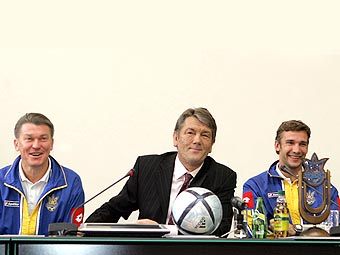 Олег Блохин, Виктор Ющенко и Андрей Шевченко, фото пресс-службы президента Украины
