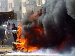 Акция протеста против публикации карикатур на пророка Мухаммеда в Пакистане. Фото AFP Акция протеста против публикации карикатур на пророка Мухаммеда в Пакистане. Фото AFP