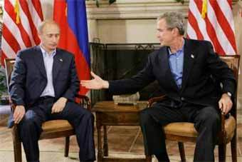 Президент РФ Владимир Путин и президент США Джордж Буш. Фото Reuters