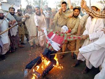 Участники акции протеста в Карачи. Фото AFP 