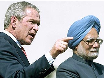 Джордж Буш и Манмохан Сингх. Фото AFP 
