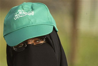 Сторонник движения ХАМАС, фото AFP
