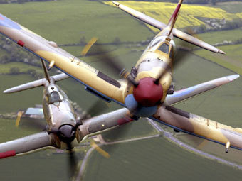  Spitfire (  )  Hurricane.       