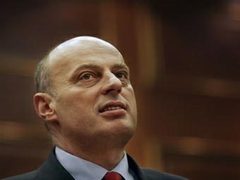Новый премьер-министр Косово Агим Чеку обращается к косовскому парламенту. Фото AFP Новый премьер-министр Косово Агим Чеку обращается к косовскому парламенту. Фото AFP
