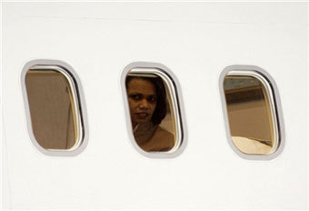 Кондолизза Райс в аэропорту. Фото AFP