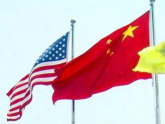 Флаги США и Китая. Фото с сайта wikipedia.org