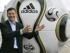 Adidas неожиданно отдал лидерство. Фото Reuters Adidas неожиданно отдал лидерство. Фото Reuters