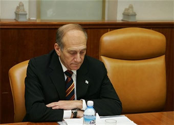 Лидер партии "Кадима" Эхуд Ольмерт. Фото AFP