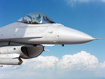  F-16    Sniper.  Lockheed Martin