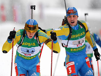 Шведские биатлонисты Бьорн Ферри (справа) и Карл Юхан Бергман. Фото ©AFP