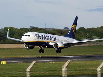  Ryanair.   whkev8   panoramio.com