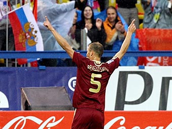 Василий Березуцкий празднует гол в ворота сборной Лихтенштейна. Фото ©AFP