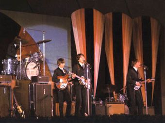 The Beatles  Hollywood Bowl  1964 .    rarebeatles.com