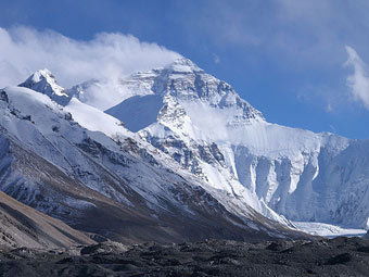 Эверест. Фото с сайта mountain.ru