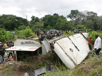 Место аварии автобуса в Камеруне. Фото ©AFP