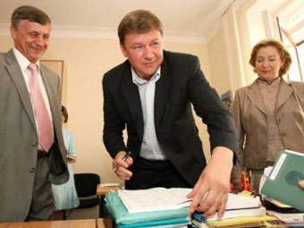 Михаил Поживанов (в центре). Фото с сайта rudenko.kiev.ua