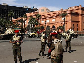 Военнослужащие на площади Тахрир. Фото ©AFP