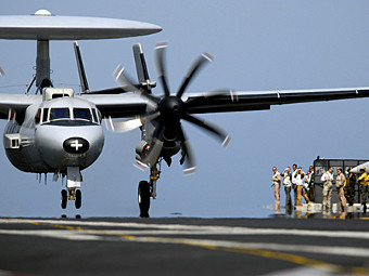 E-2C Hawkeye  .    militaryspot.com