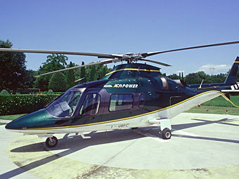  Augusta A109  .    planepictures.net