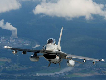 F-16  .  (c) AFP
