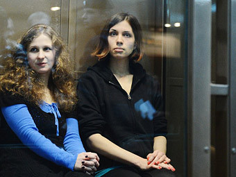 Мария Алехина и Надежда Толоконникова. Фото ©AFP