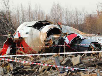 Обломки Ту-154 Леха Качиньского на месте падения. Фото ИТАР-ТАСС