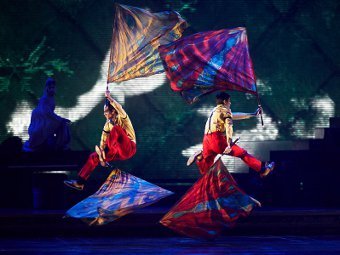 Фрагмент выступления Cirque du Soleil, фото Сергея Петрова для "Ленты.ру"