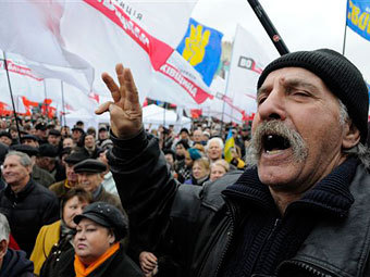 Протестующие на улицах Киева. Фото ©AP