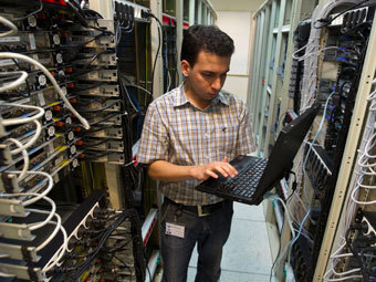 Серверы иранского провайдера. Фото Reuters