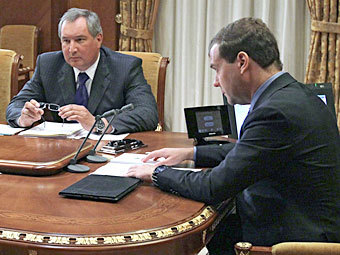 Дмитрий Рогозин и Дмитрий Медведев. Фото РИА Новости, Екатерина Штукина