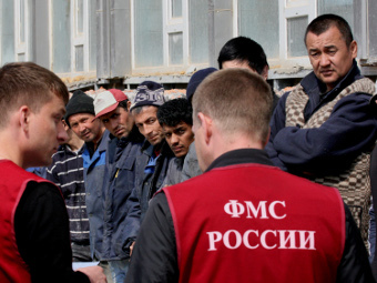 Рейд УФМС по выявлению нелегальных мигрантов. Фото РИА Новости, Виталий Аньков