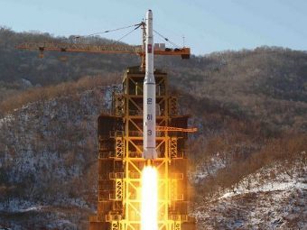Запуск ракеты "Ынха-3". Фото KCNA, переданное ©AFP