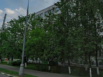 Здание по адресу Архитектора Власова, 49. Архивное фото сервиса "Яндекс-карты"